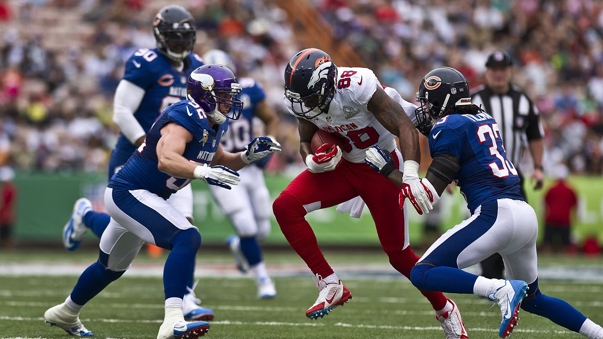 球迷狂热:疯狂应援让比赛高潮不断,球迷欢呼视频