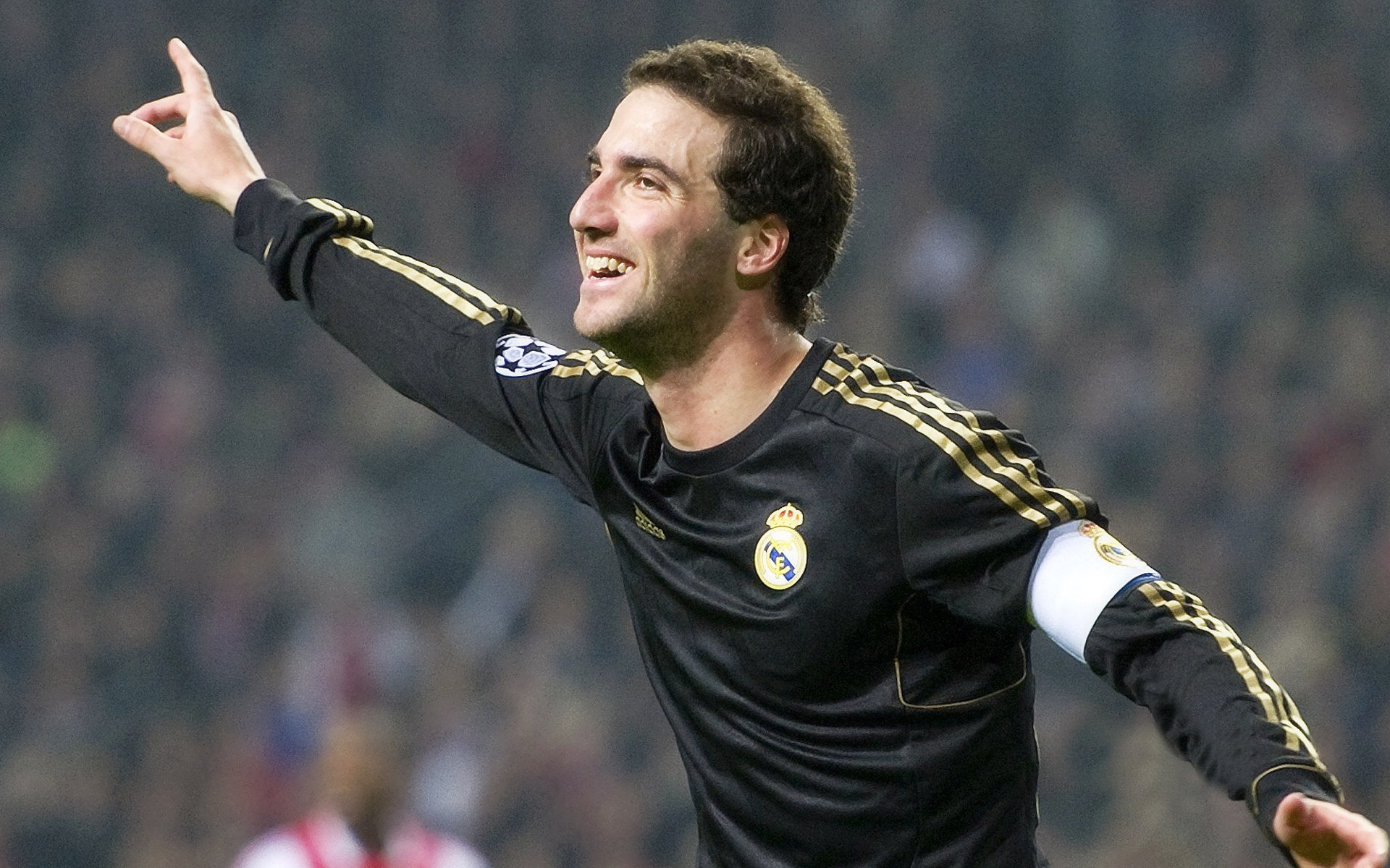 卡塔尔男篮在西亚锦标赛中夺冠，体育氛围日益浓厚