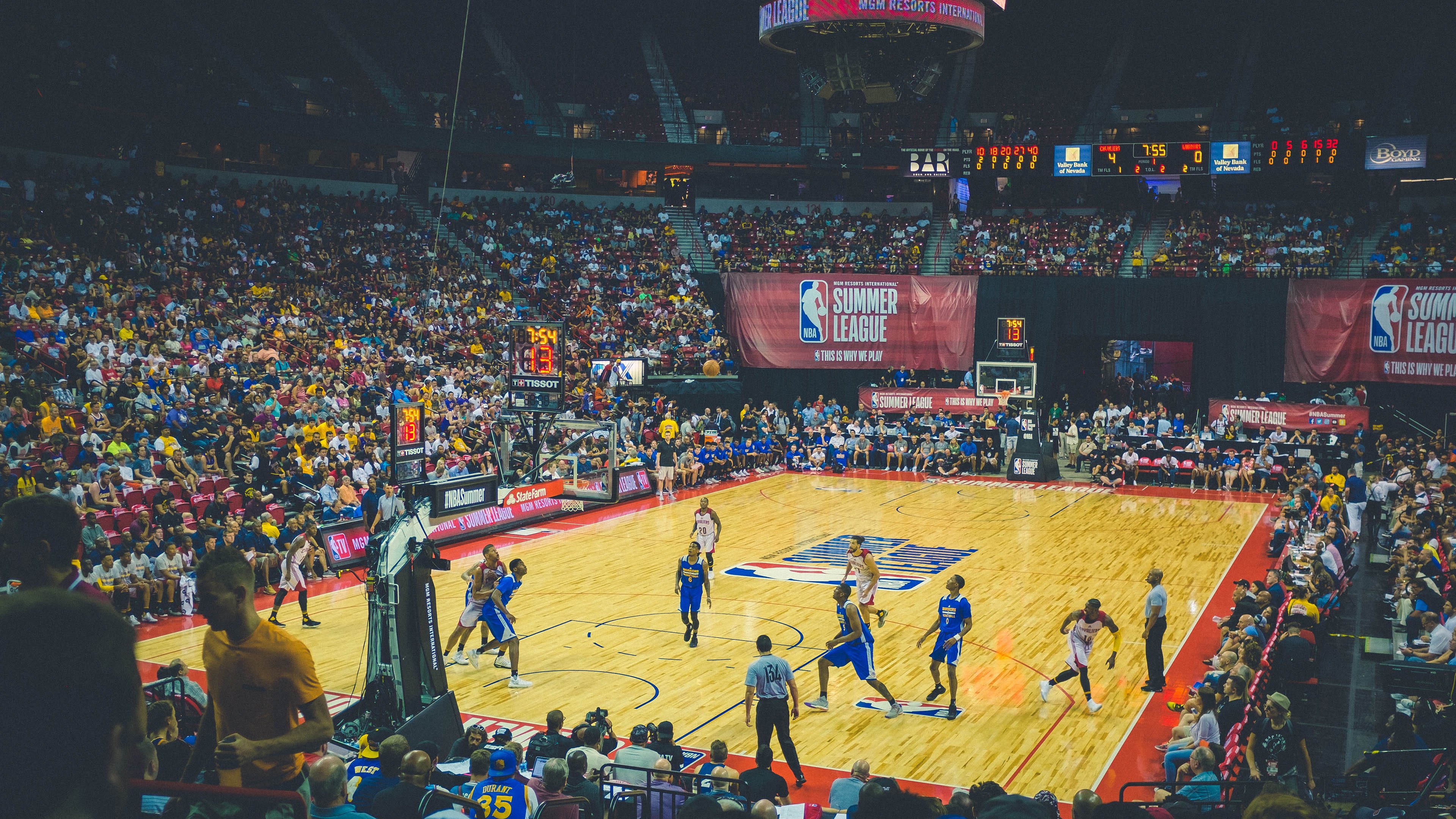 卡塔尔男篮在西亚锦标赛中夺冠，体育氛围日益浓厚