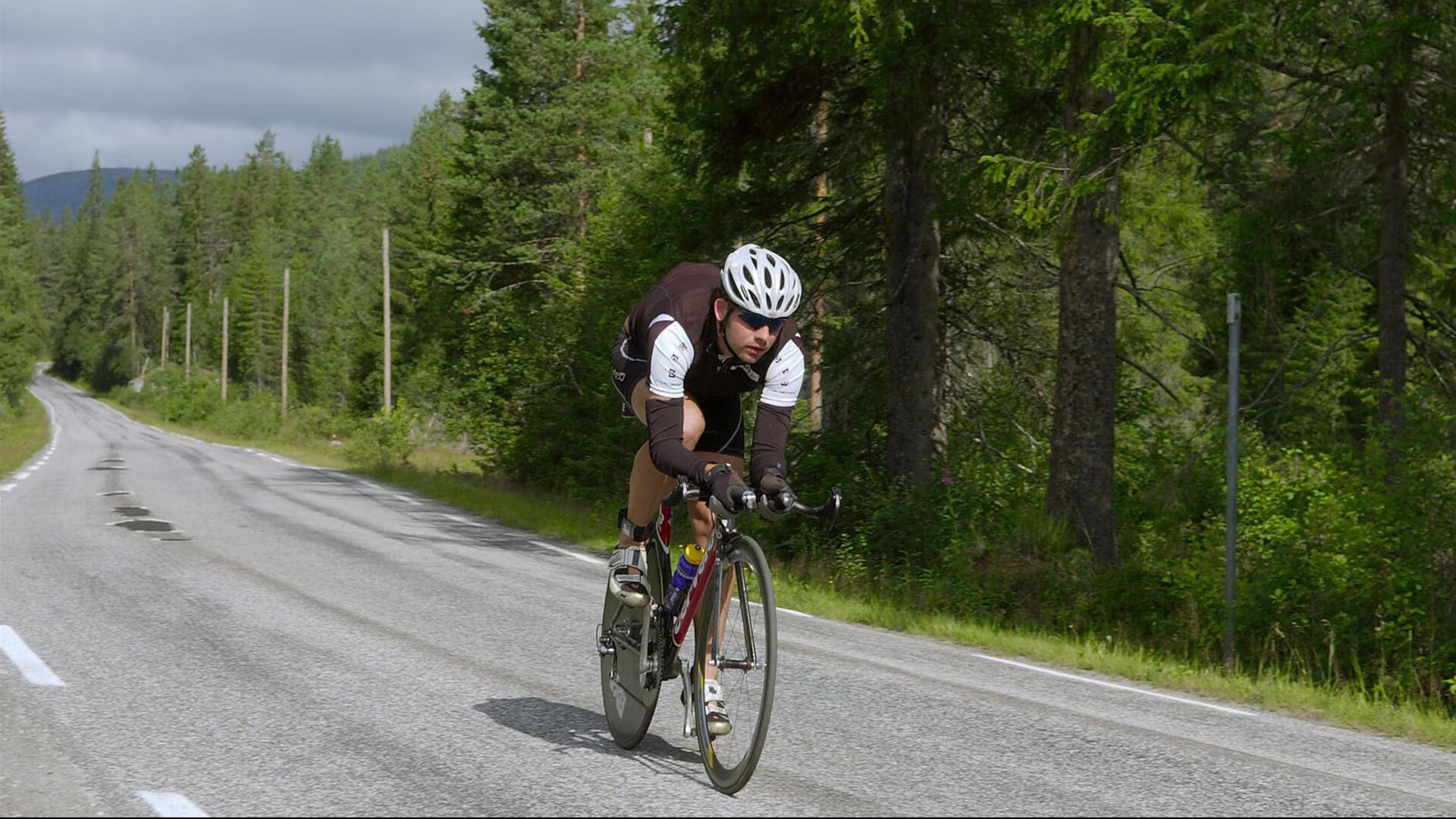 kaiyun网站-拉恩：凭借速度和爆发力，他在全黑队反击战术中总能制造奇迹，拉恩vs费雷拉